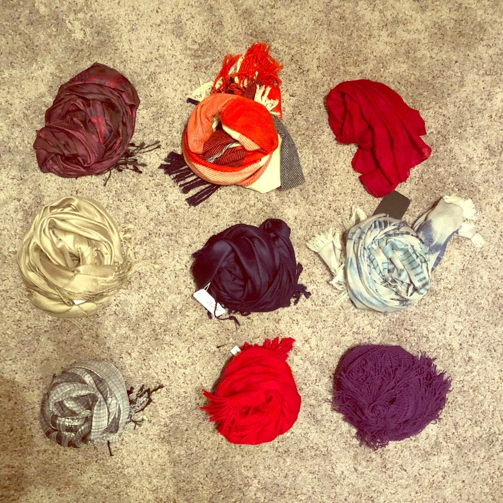 Lot of 9 scarves